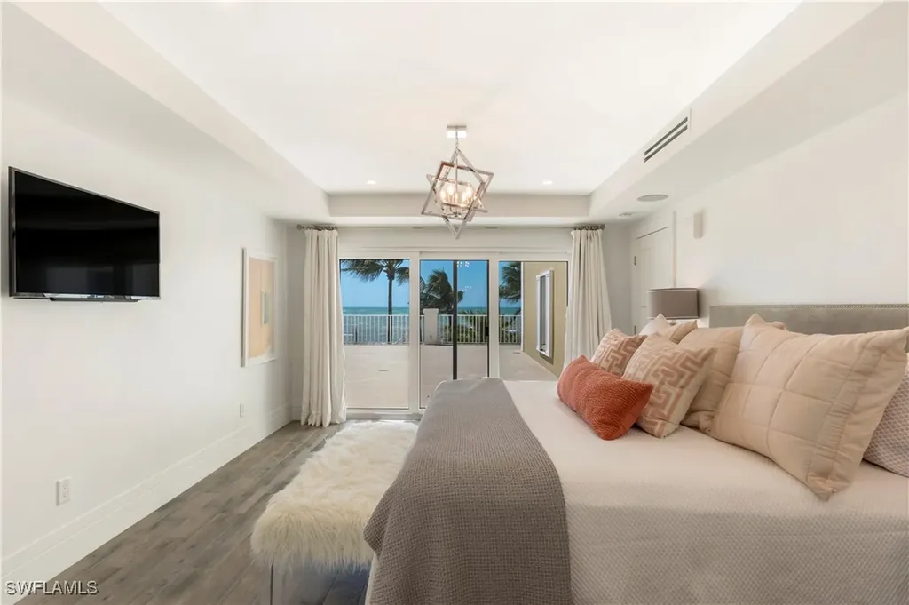 3377 Gulf Shore Boulevard N Naples FL 34103