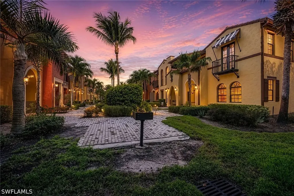 9036 Alturas Street Naples FL 34113