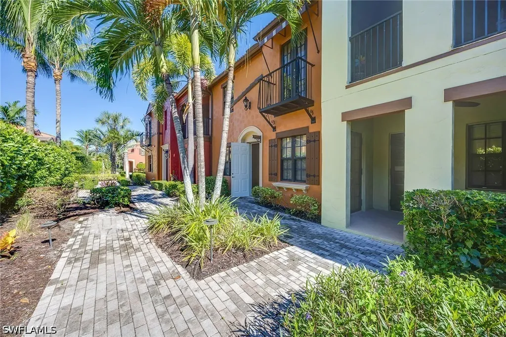 9036 Alturas Street Naples FL 34113