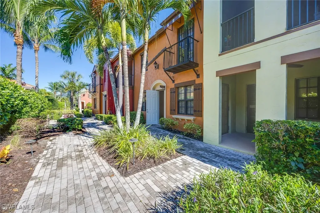 9036 Alturas Street Naples FL 34113