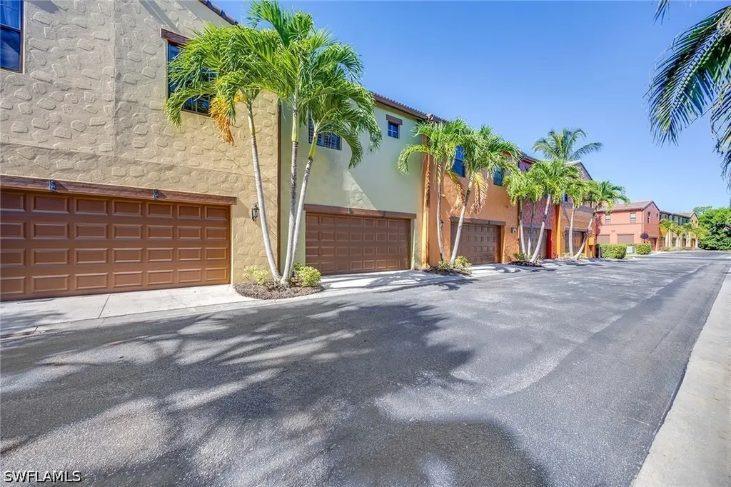 9036 Alturas Street Naples FL 34113