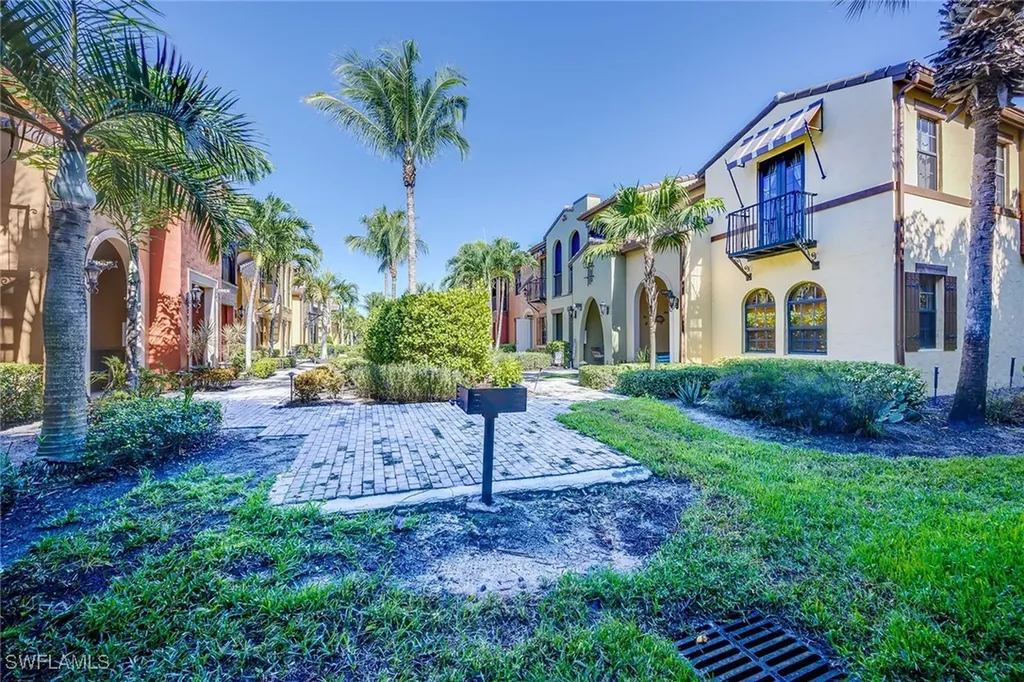 9036 Alturas Street Naples FL 34113