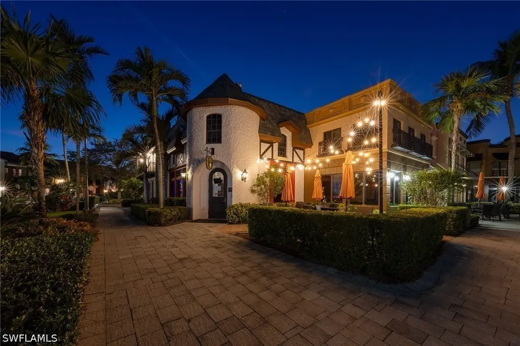 9036 Alturas Street Naples FL 34113