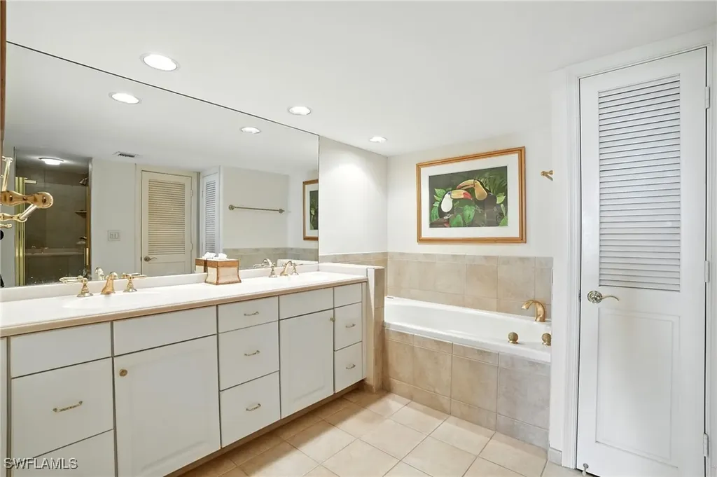 2400 Gulf Shore Boulevard N Naples FL 34103