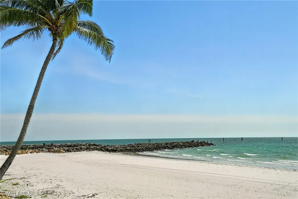 2400 Gulf Shore Boulevard N Naples FL 34103