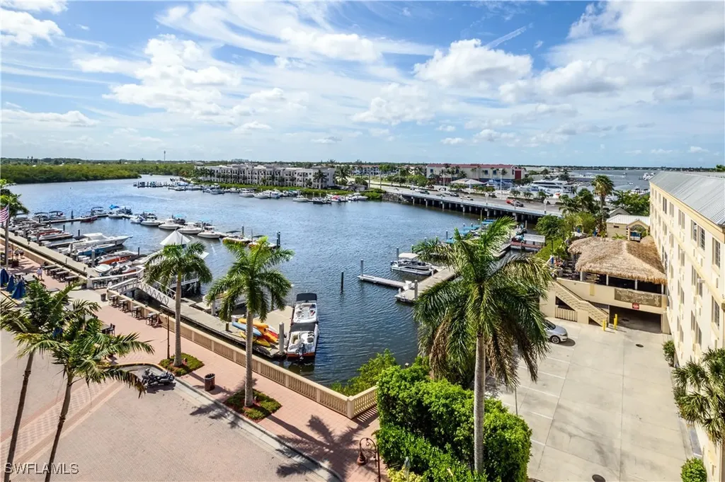 450 Bayfront Place Naples FL 34102