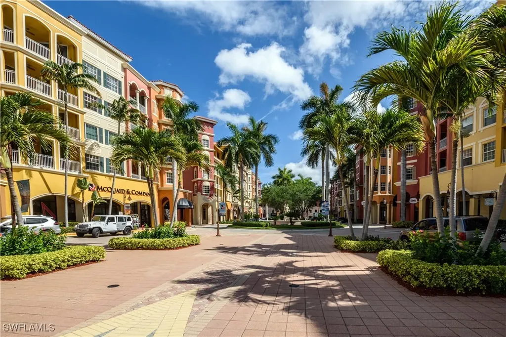 450 Bayfront Place Naples FL 34102