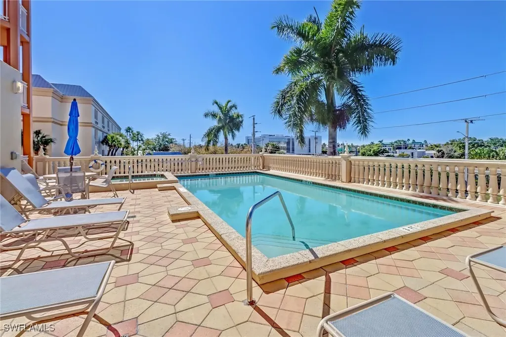 450 Bayfront Place Naples FL 34102