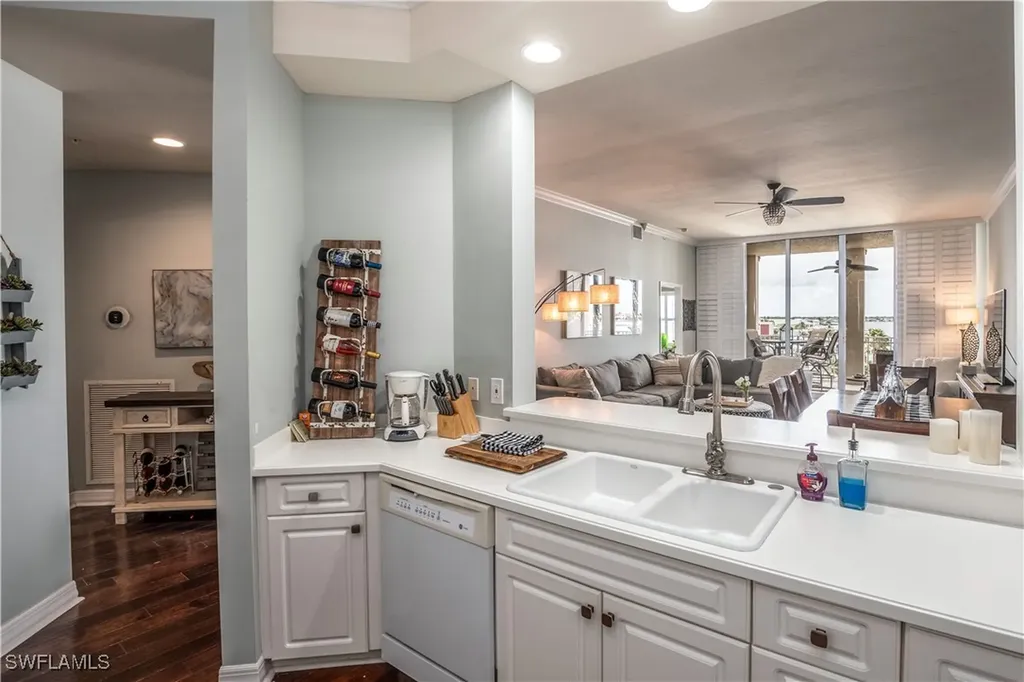 450 Bayfront Place Naples FL 34102