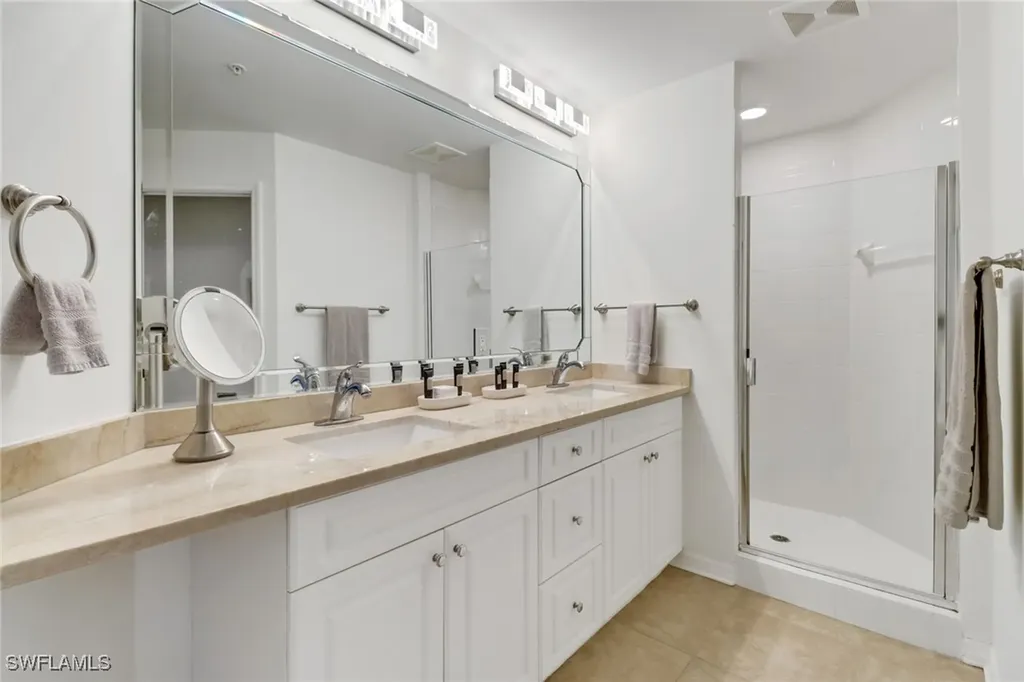 450 Bayfront Place Naples FL 34102