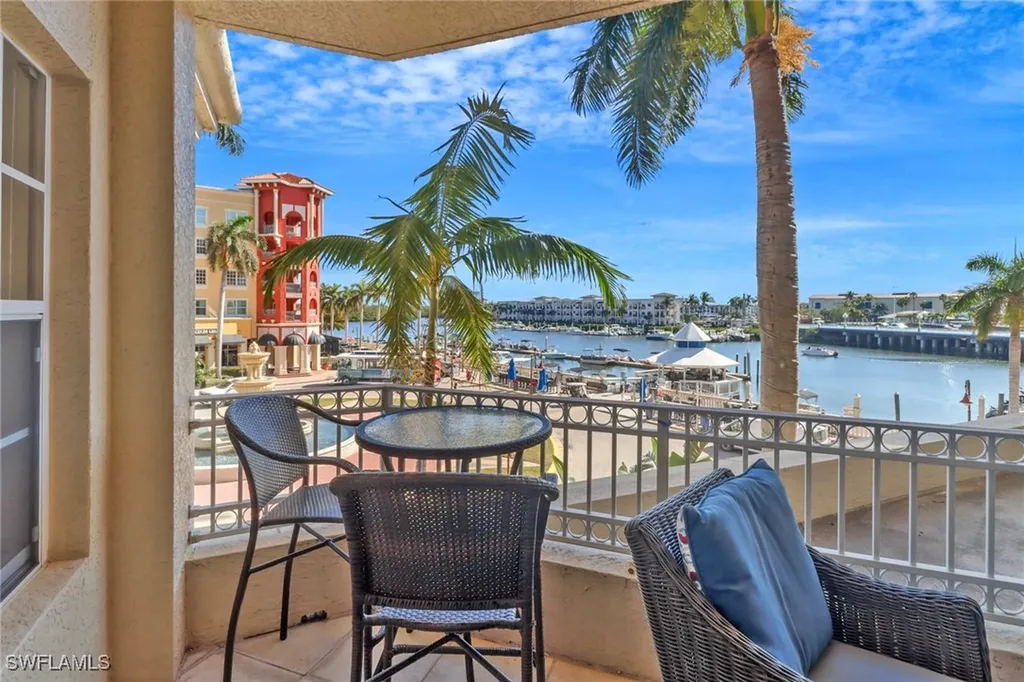 450 Bayfront Place Naples FL 34102