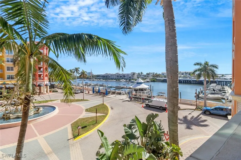 450 Bayfront Place Naples FL 34102