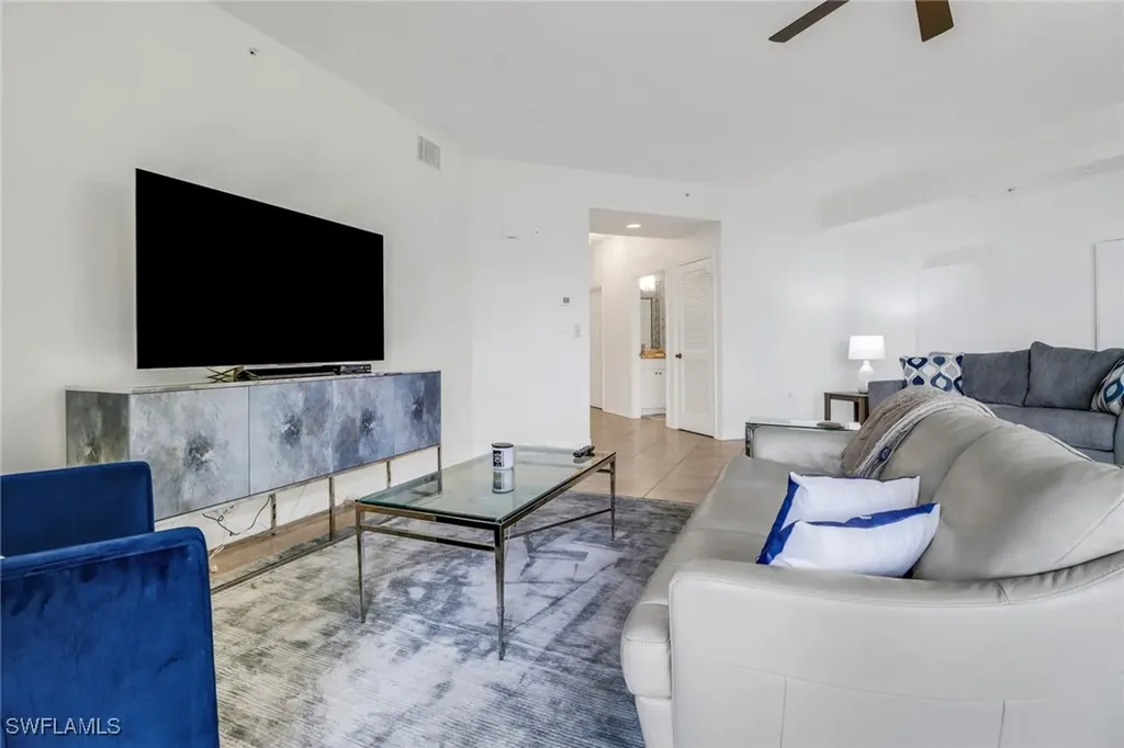 450 Bayfront Place Naples FL 34102