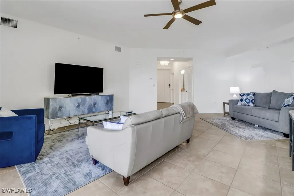 450 Bayfront Place Naples FL 34102
