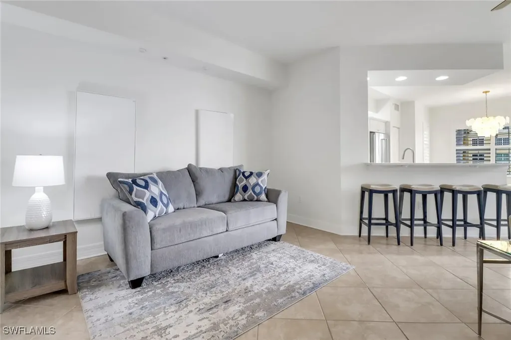 450 Bayfront Place Naples FL 34102
