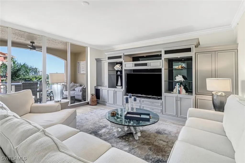 450 Bayfront Place Naples FL 34102