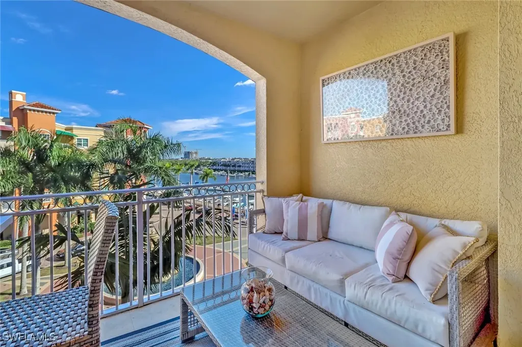 450 Bayfront Place Naples FL 34102
