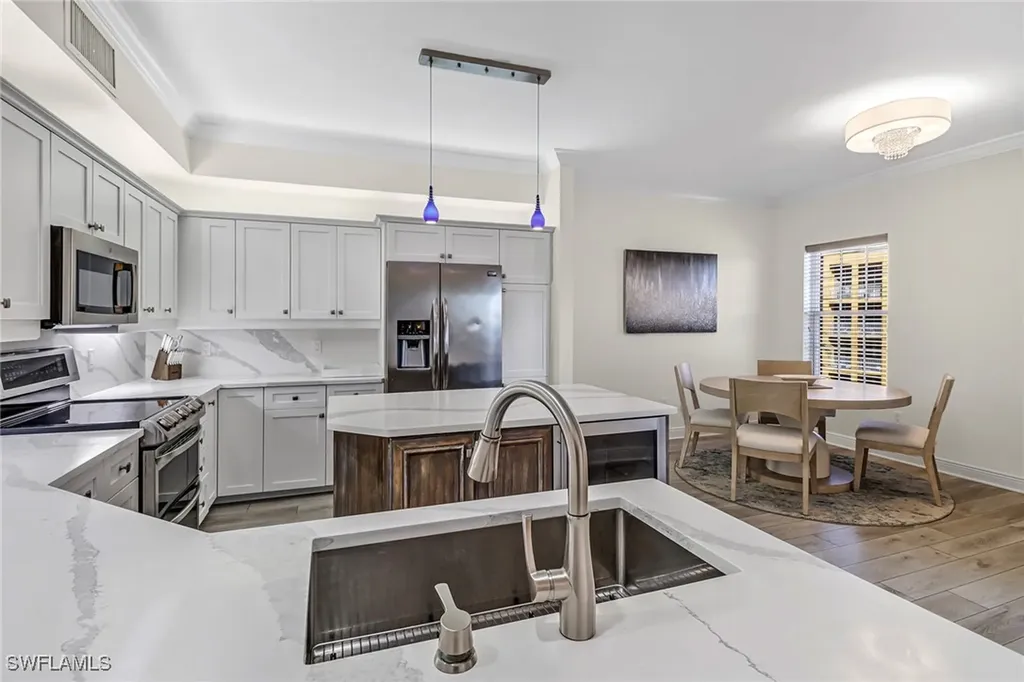 450 Bayfront Place Naples FL 34102