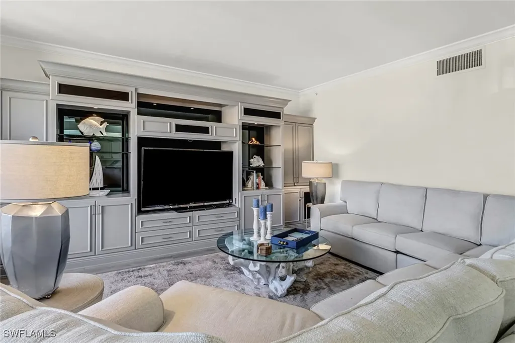 450 Bayfront Place Naples FL 34102