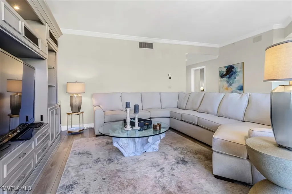 450 Bayfront Place Naples FL 34102