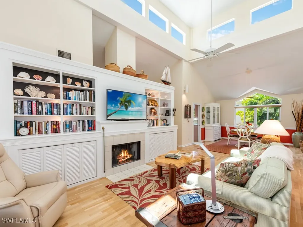 Naples FL, 640 2ND Street S, Unit 2