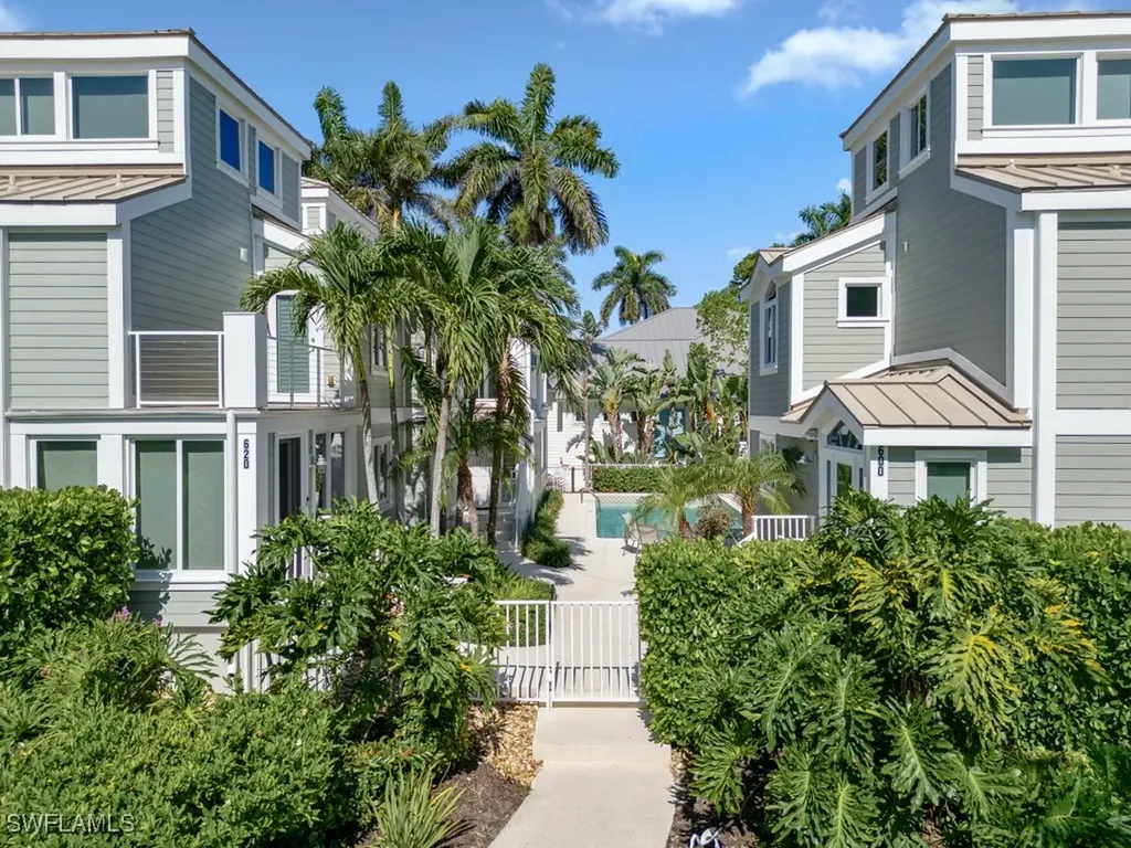 640 2nd Street S Naples FL 34102