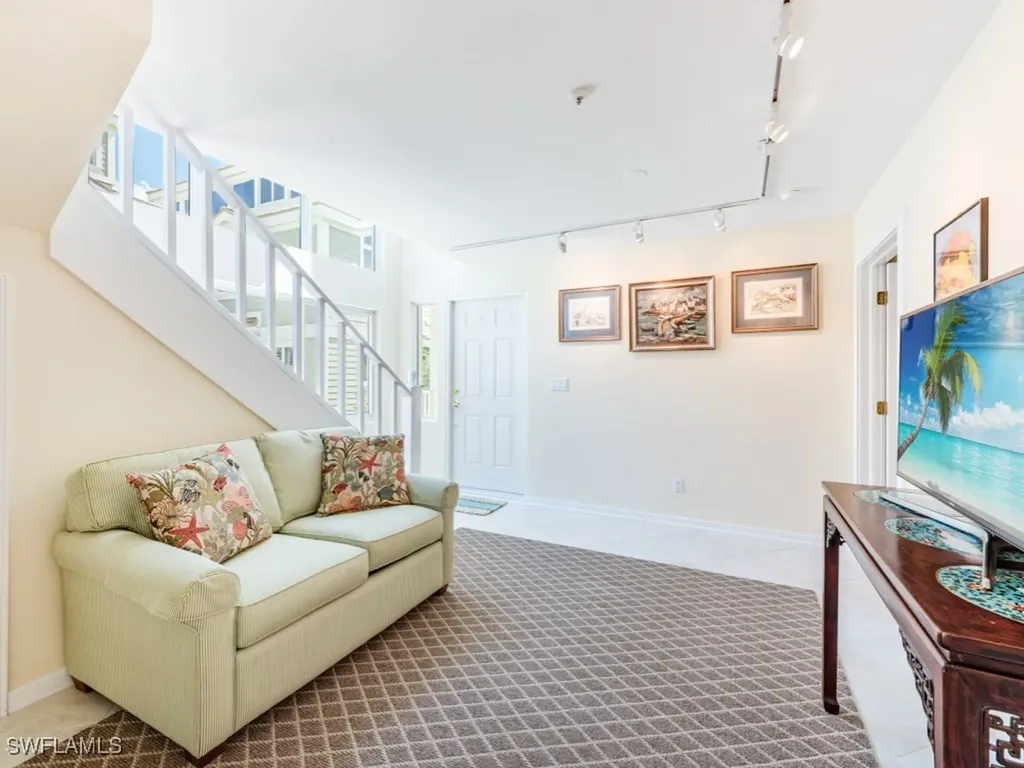 640 2nd Street S Naples FL 34102