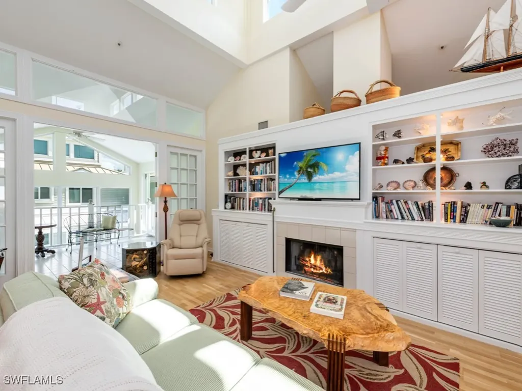 640 2nd Street S Naples FL 34102