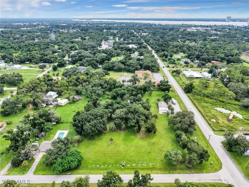 308 Evergreen Road North Fort Myers FL 33903