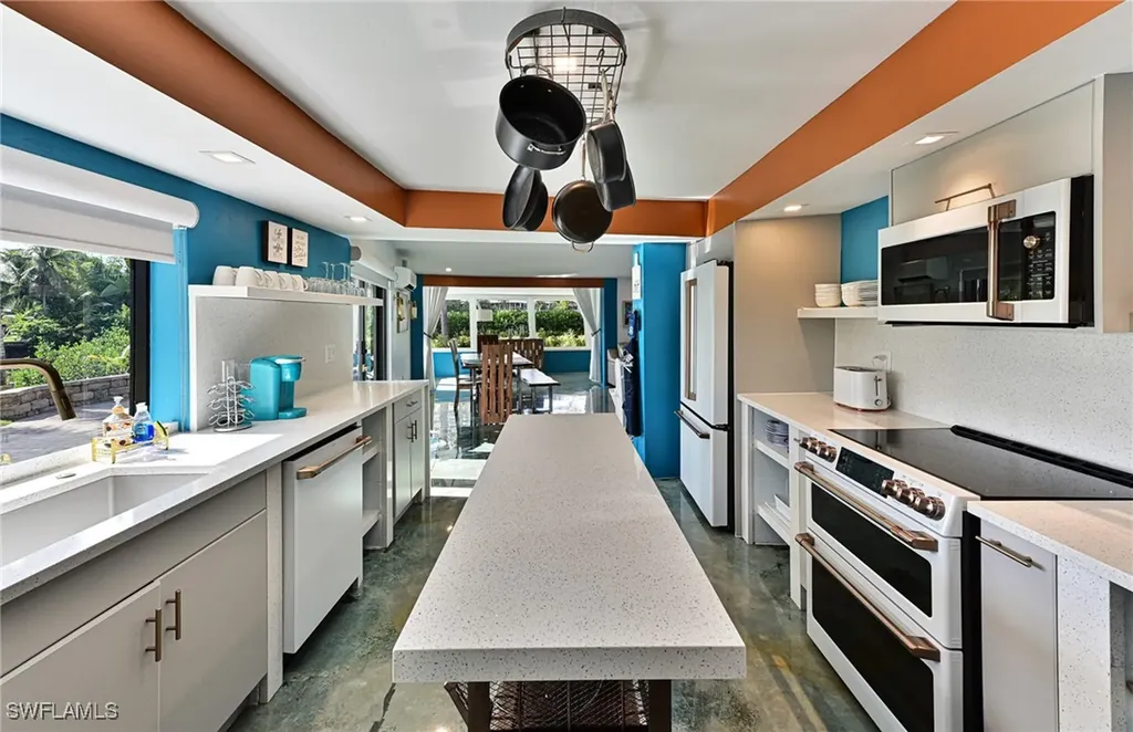 27191 Del Lane Bonita Springs FL 34135