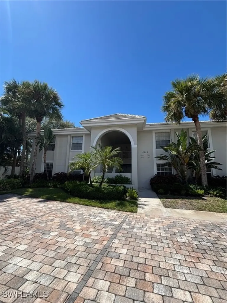 6225 Bellerive Avenue Naples FL 34119