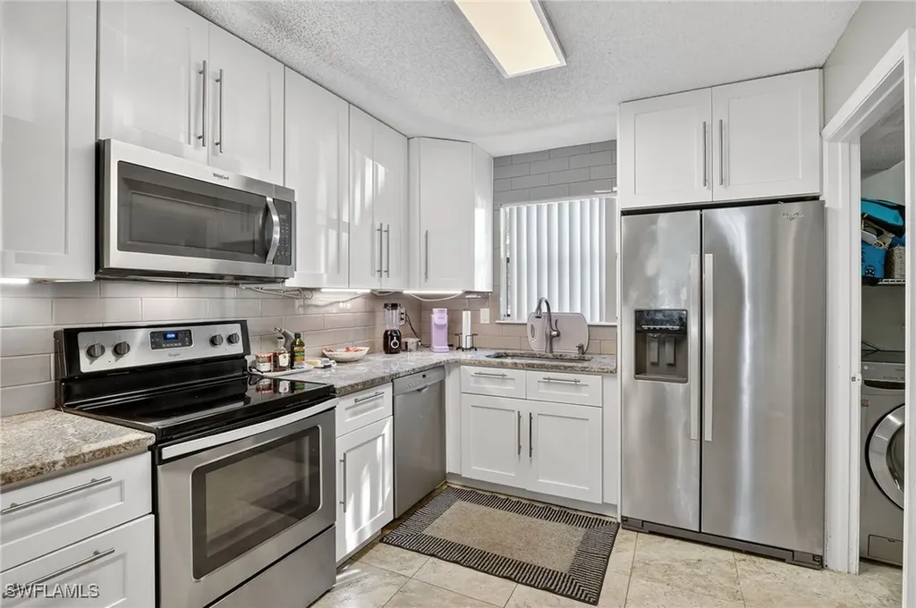 2142 Arbour Walk Circle Naples FL 34109