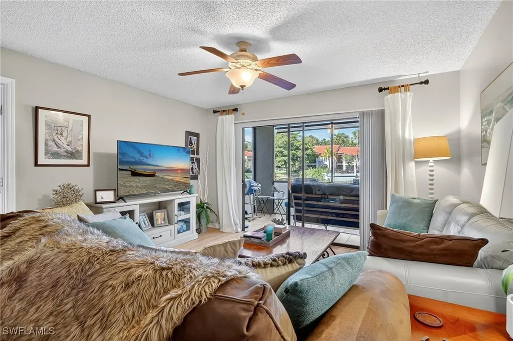 2142 Arbour Walk Circle Naples FL 34109
