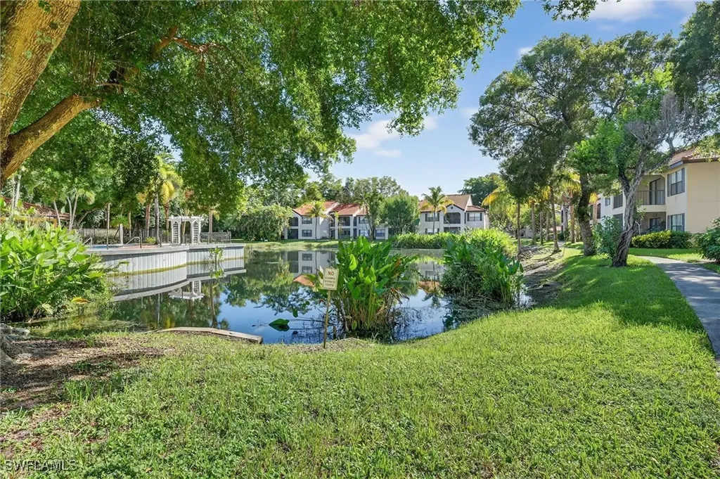 2142 Arbour Walk Circle Naples FL 34109