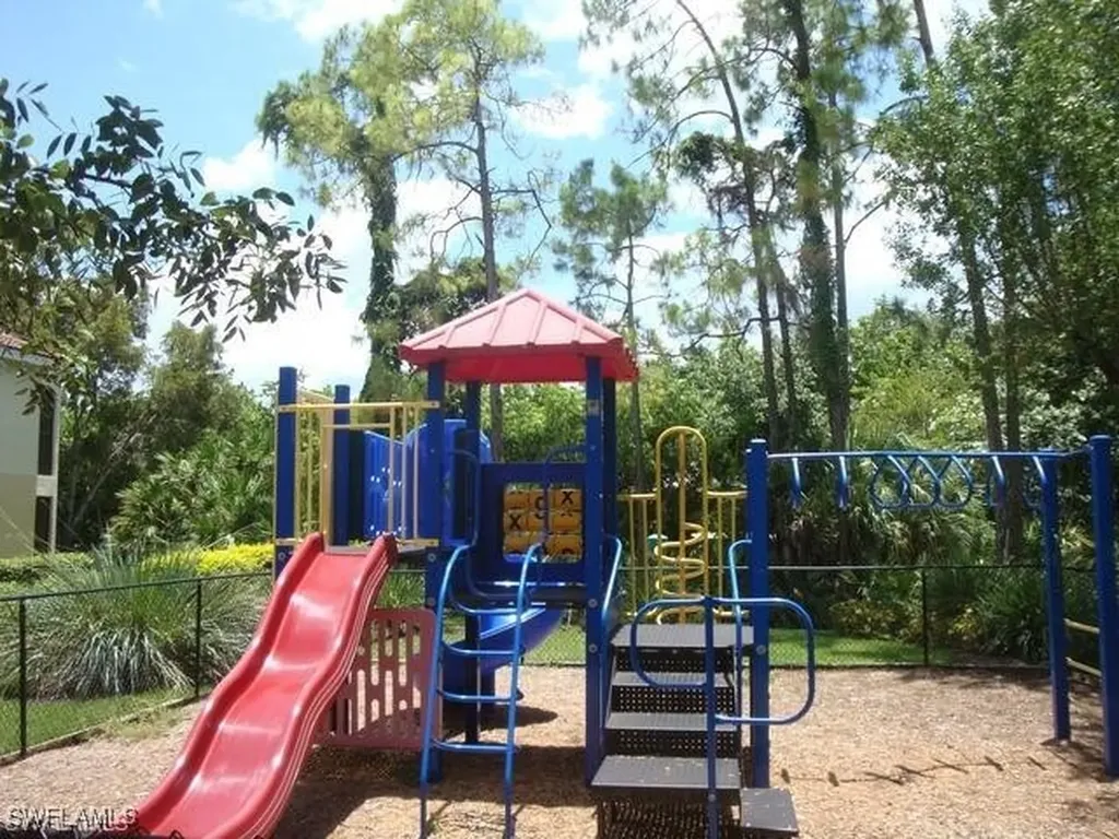 2142 Arbour Walk Circle Naples FL 34109