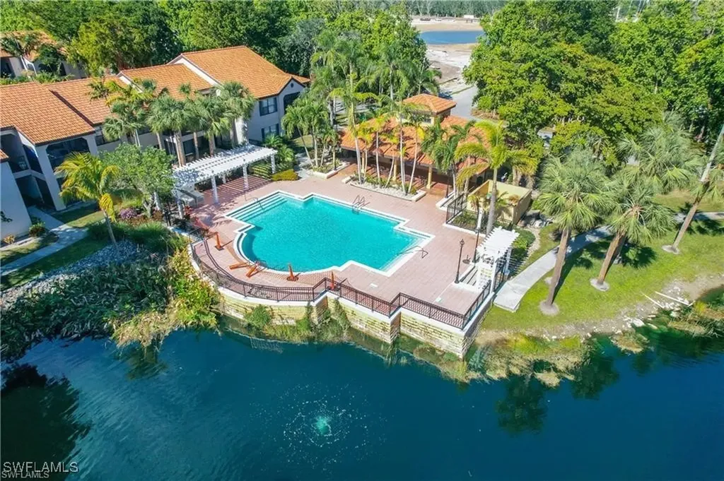 2142 Arbour Walk Circle Naples FL 34109