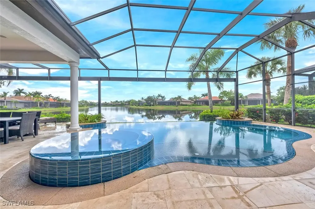 8957 Shenendoah Circle Naples FL 34113