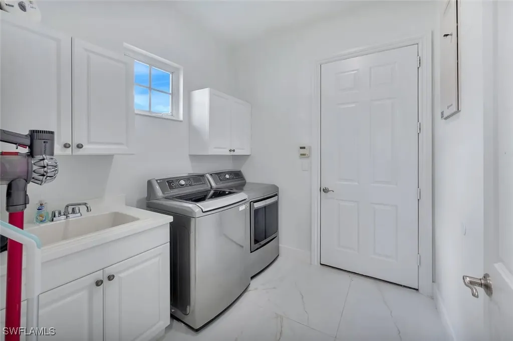 8957 Shenendoah Circle Naples FL 34113