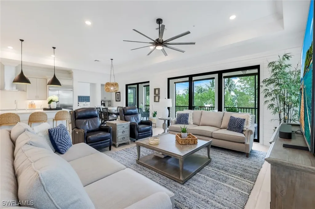 2472 Breakwater Way Naples FL 34112