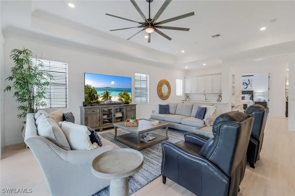 2472 Breakwater Way Naples FL 34112