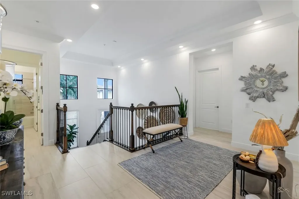 2472 Breakwater Way Naples FL 34112