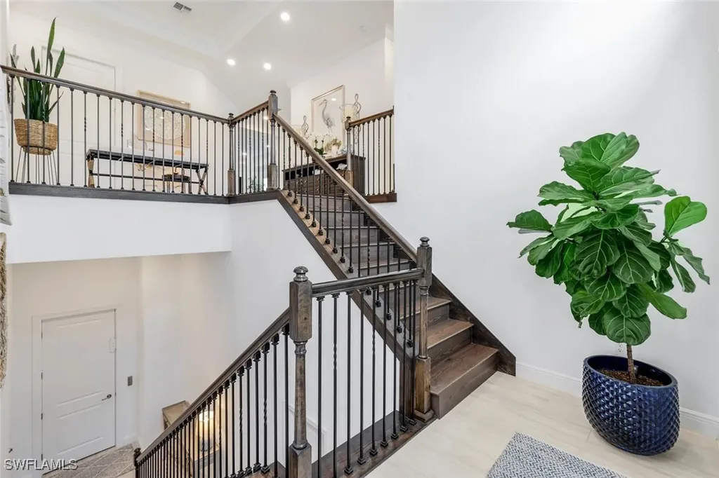 2472 Breakwater Way Naples FL 34112