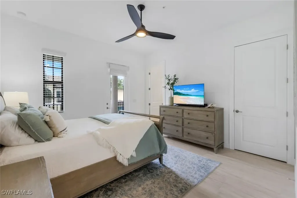 2472 Breakwater Way Naples FL 34112