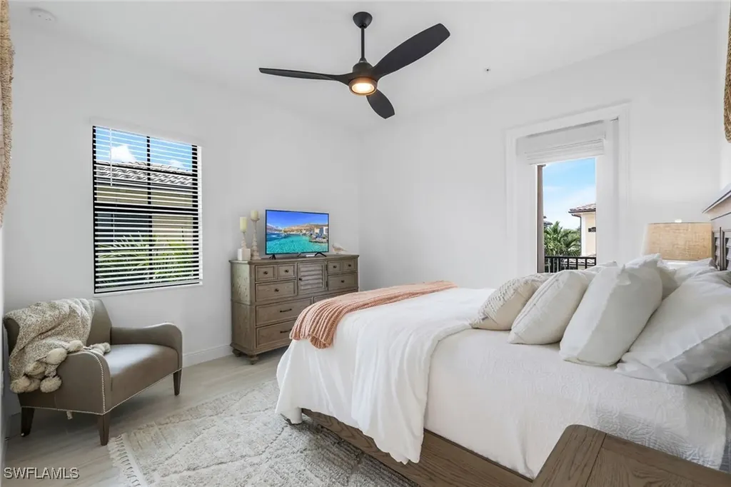 2472 Breakwater Way Naples FL 34112