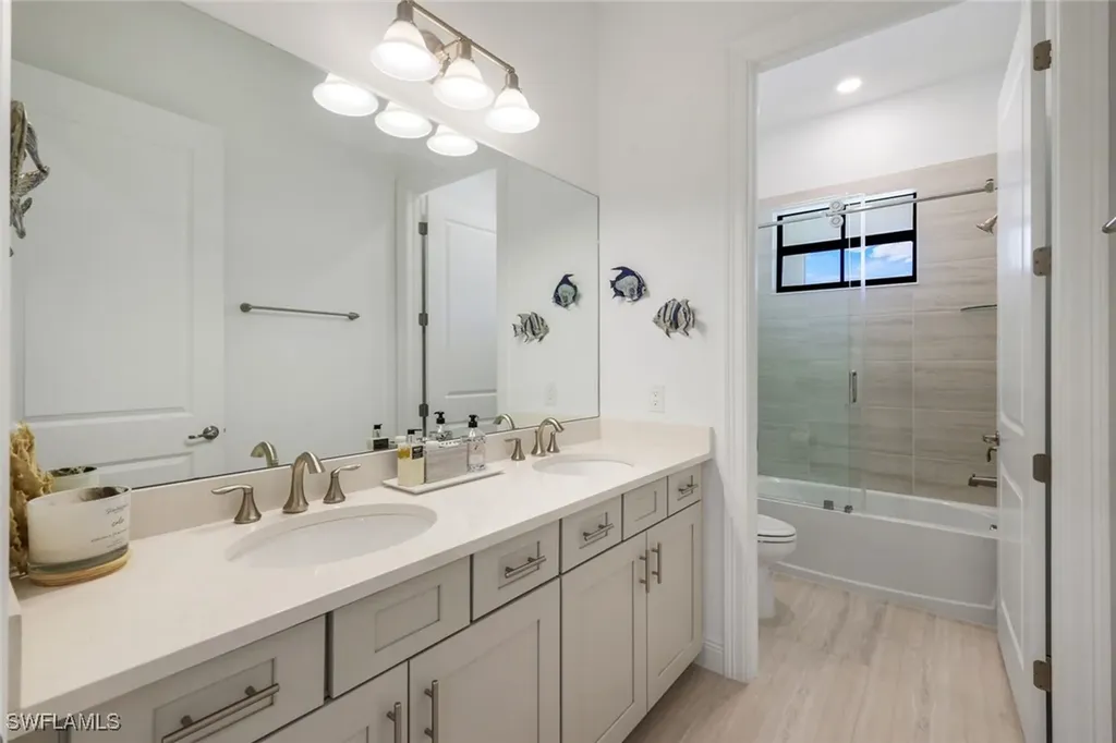 2472 Breakwater Way Naples FL 34112