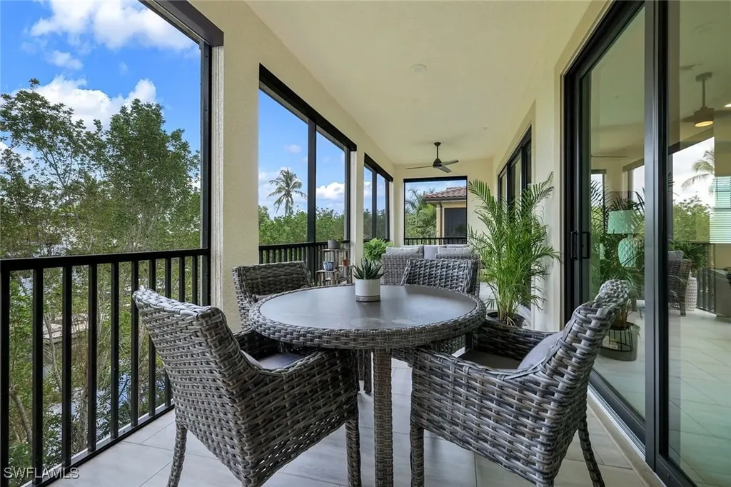 2472 Breakwater Way Naples FL 34112