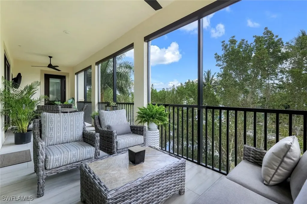 2472 Breakwater Way Naples FL 34112