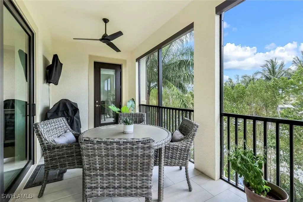 2472 Breakwater Way Naples FL 34112