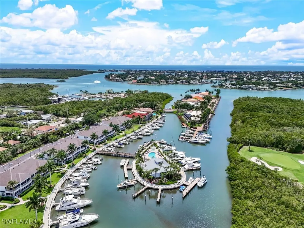 2472 Breakwater Way Naples FL 34112