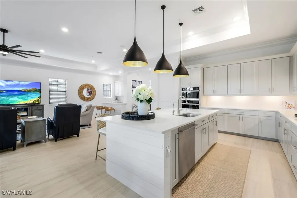 2472 Breakwater Way Naples FL 34112